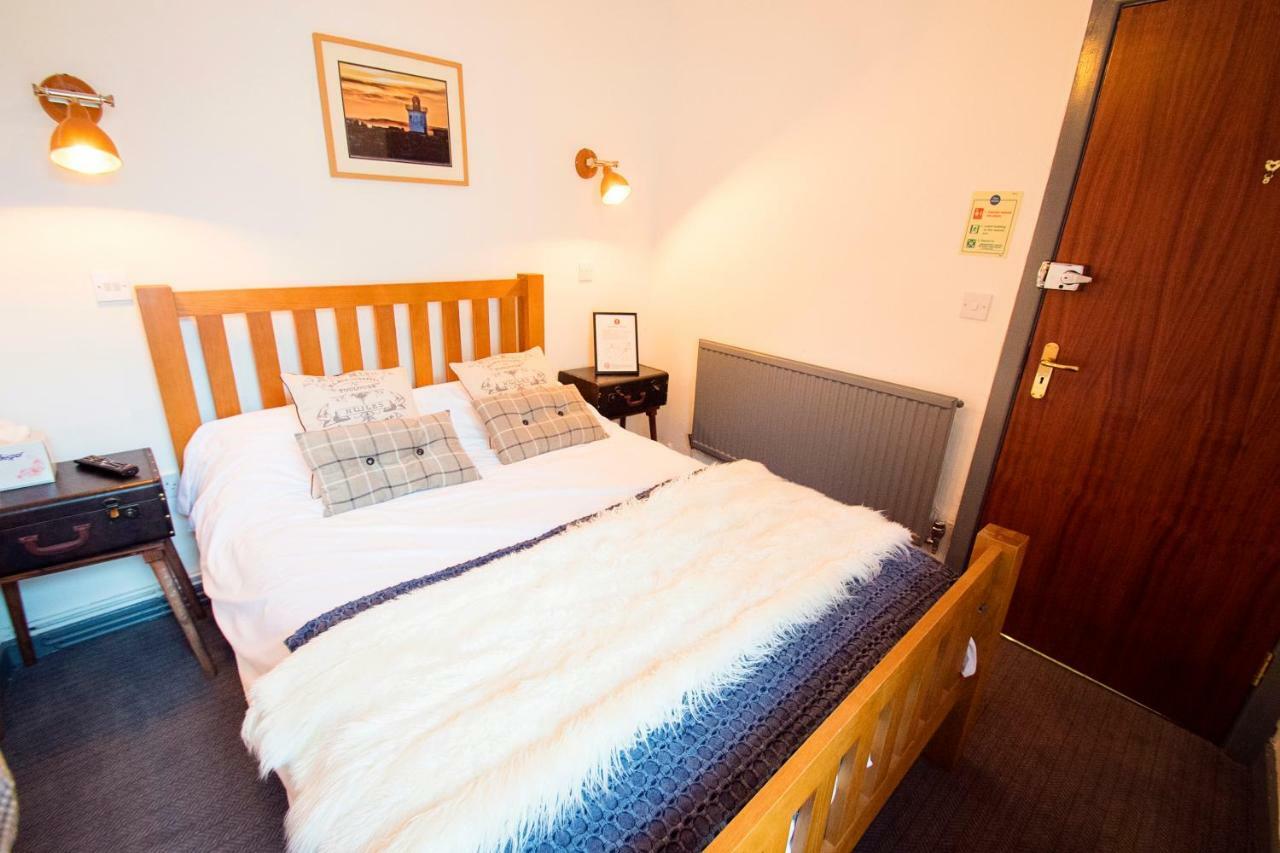 Nik The Greek Bed & Breakfast Burry Port Exterior foto